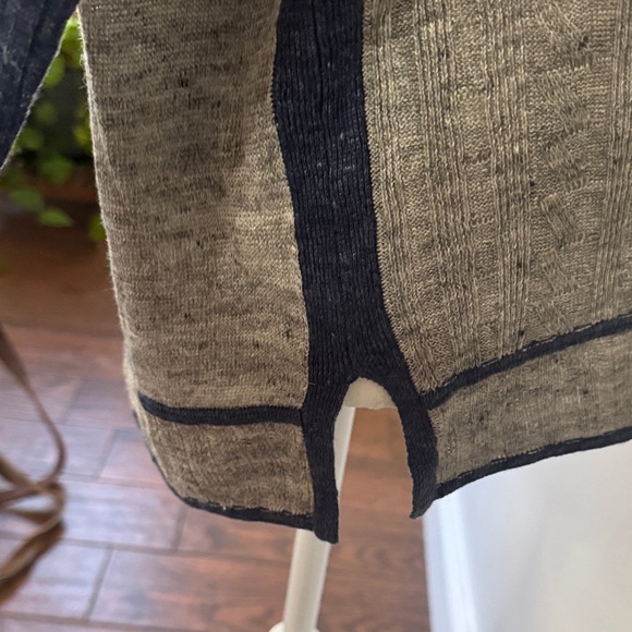 Gray and Blue Long Sleeve Sweater - Picture 5 of 8